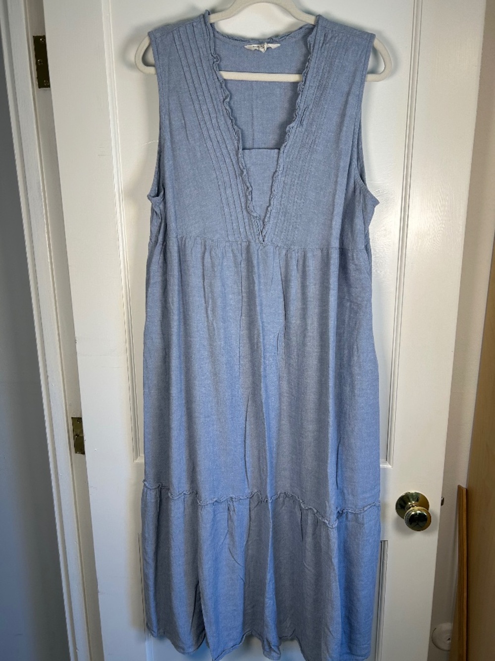 Linda Anderson Chambray blue sleeveless maxi dress, X-large, pleated